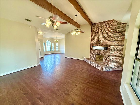 5th image of 2103 Pecan St