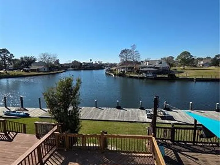 232 Marina Dr — Photo 3