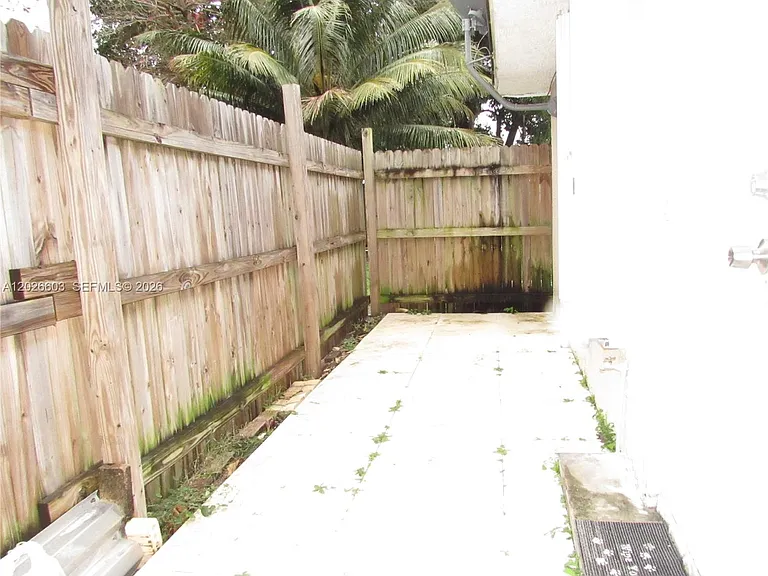 2230 SW 50th Ter #2 — Photo 14