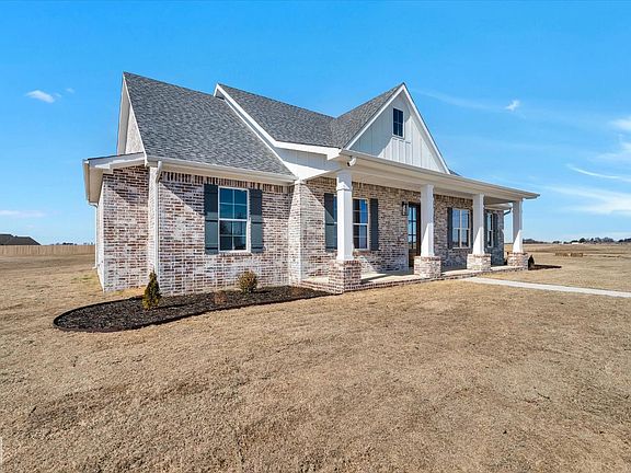 3rd image of 100 Arrow Dr