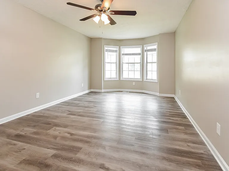 2405 Betsy Ct SW — Photo 12