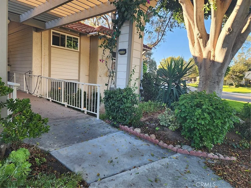 3273 San Amadeo