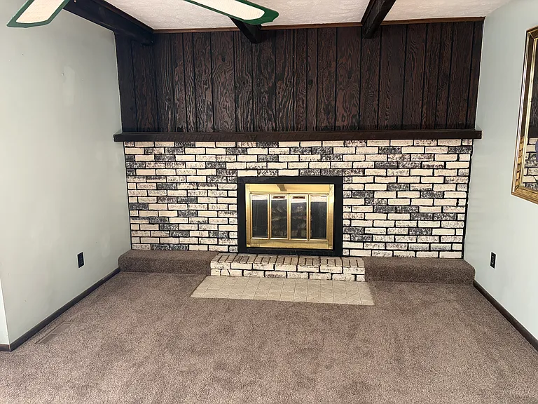 919 S Pine St — Photo 4