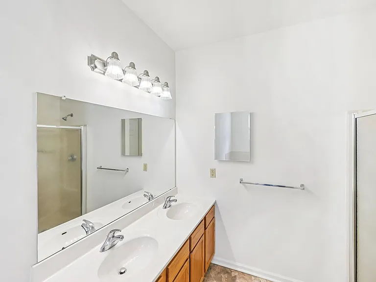 Spring Creek Apartments — Photo 101