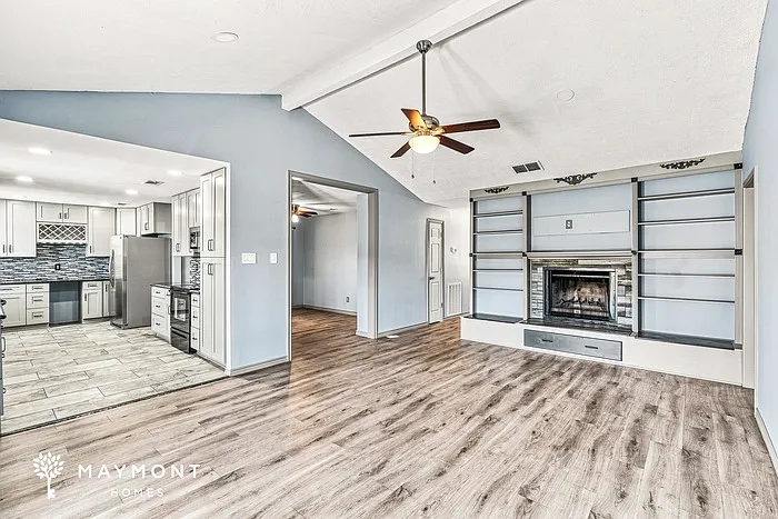 3 bed, 2.0 bath, 1710 sqft, $2,345 — Photo 4