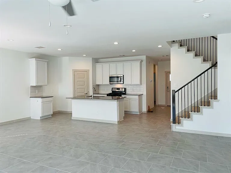 28935 Yukon River Ct — Photo 4