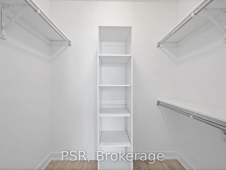 576 Front St W #1220 — Photo 8