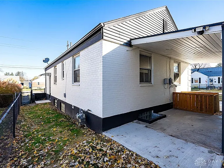 3001 Delaine Ave — Photo 3