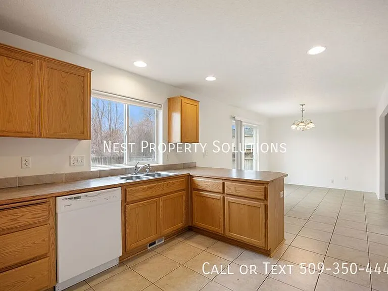440 S Laguna Dr #A — Photo 11