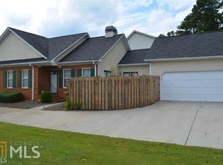 300 Woodgate Cir, Fayetteville, GA 30214