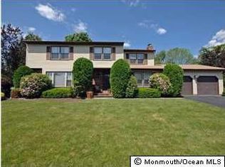 21 Buttonwood Dr, Marlboro, NJ 07746