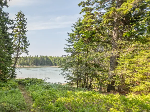 70 Island Retreat Road, Swans Island, ME 04685