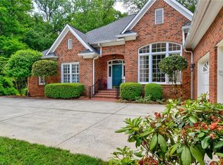 100 Kinlough Ln, Winston Salem, NC 27106