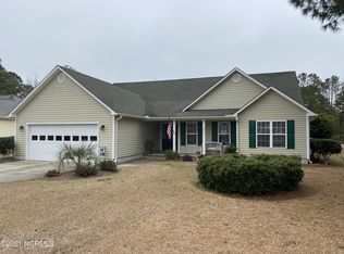 302 Divot Ct, Swansboro, NC 28584