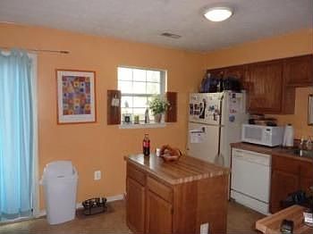 2nd image of 406 Cabin Ct