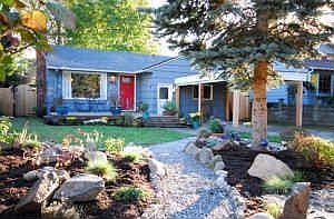 A Pacific Northwest In-Town Cottage Getaway