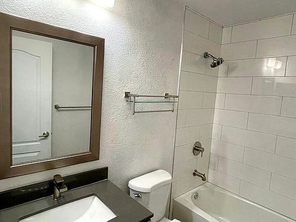 4th image of 834 Coral Ridge Cir #1