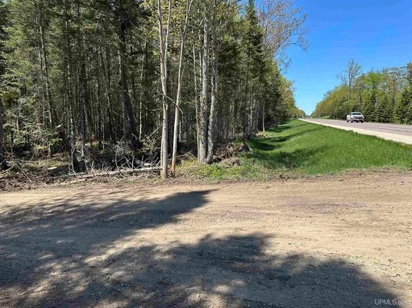 2235 N Us Highway 41, Trenary, MI 49891