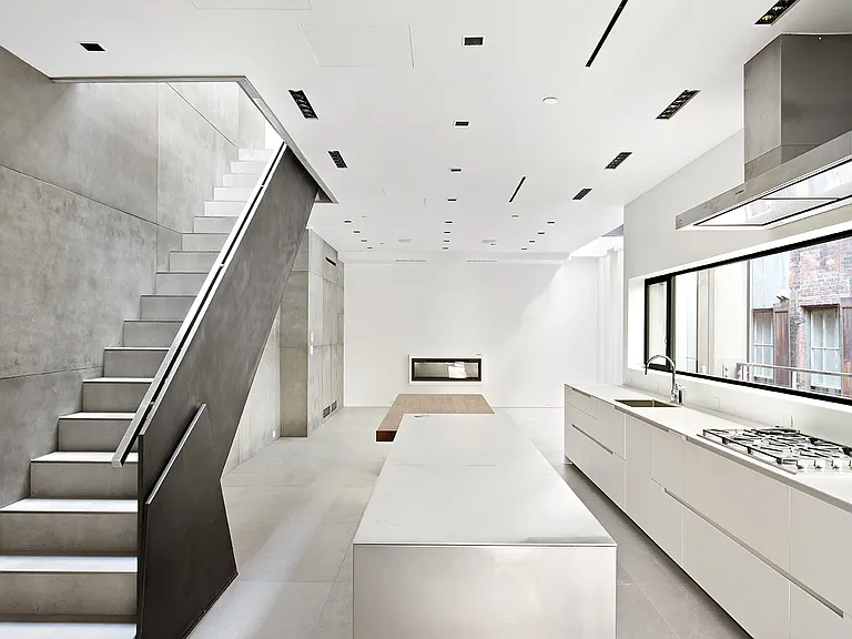 35 Walker St #PENTHOUSE — Photo 1