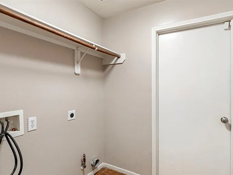 4914 Winding Timbers Cir — Photo 16