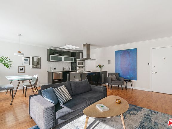 3rd image of 960 Larrabee St APT 211