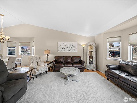 3rd image of 1816 NE 3rd Street