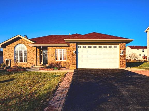 2nd image of 560 Bluebonnet Dr