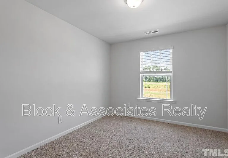 111 Umbrella Way — Photo 19