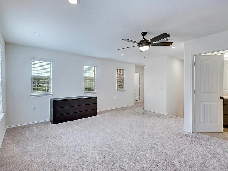 4513 Cressal Dr — Photo 18
