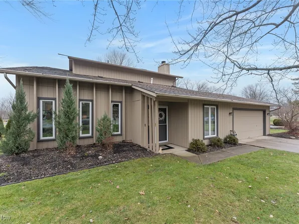 14866 Hartford Trl, Strongsville, OH 44136