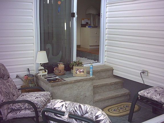 steps to Florida Room 