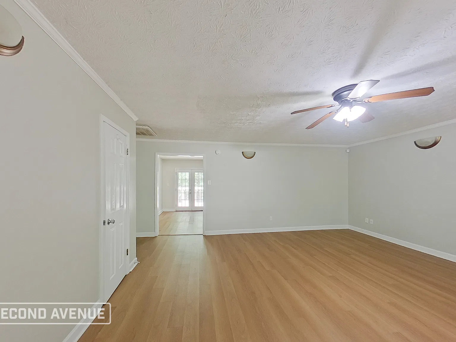 4 bed, 2.0 bath, 1742 sqft, $1,859 — Photo 2