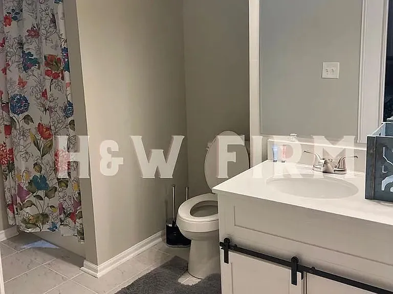 404 Formosa Ave — Photo 11