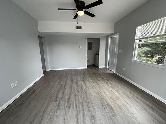 2nd image of 520 N E Street