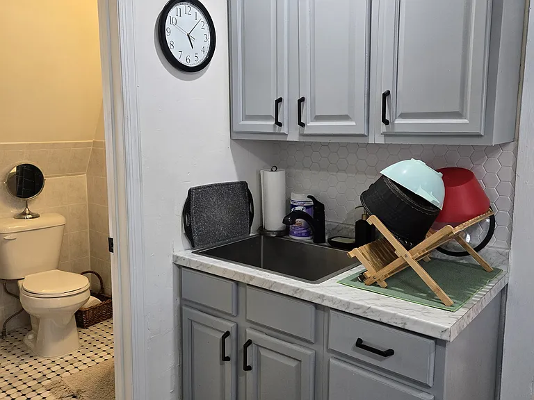 299 Maple St #3 — Photo 6