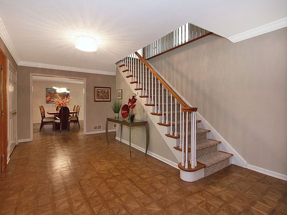 2nd image of 98 Shrewsbury Dr