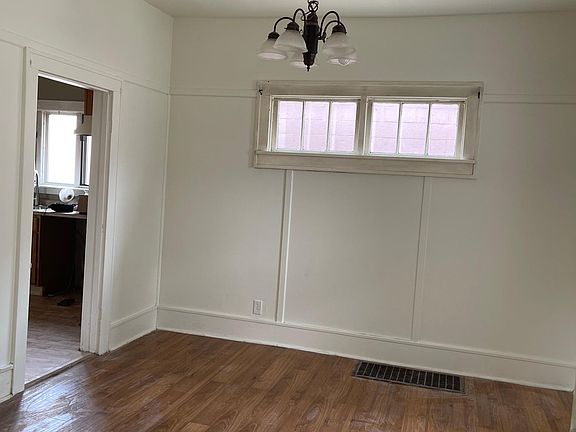 4th image of 216 S Sterling St