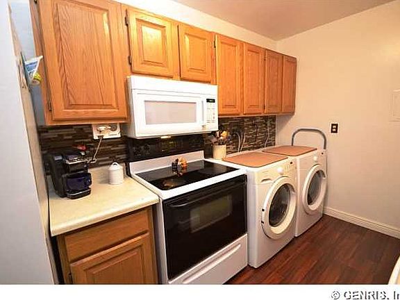 5th image of 4 Eagle Ln