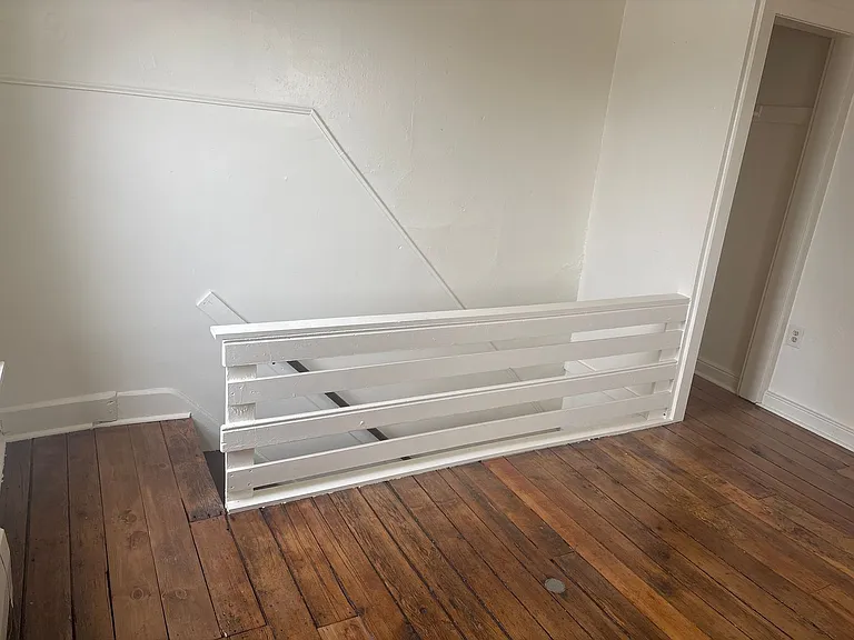 131 E Maple St — Photo 16