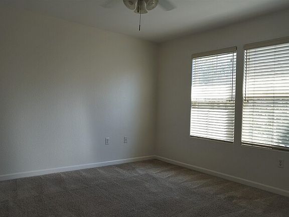 5th image of 302 Dante Cir