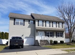 3 Brittany Way, Kendall Park, NJ