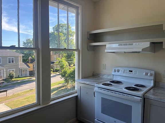 4th image of 416 W 6th St #8