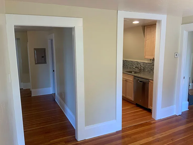 1006 W 12th Aly — Photo 22