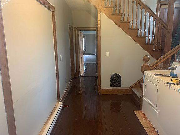 3rd image of 109 Academy St