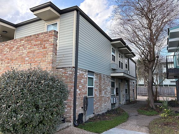 2nd image of 105-117 Raspberry St #105C