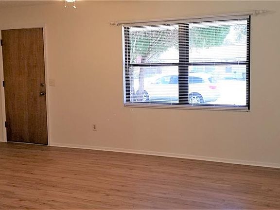 3rd image of 241 Dogwood Ave