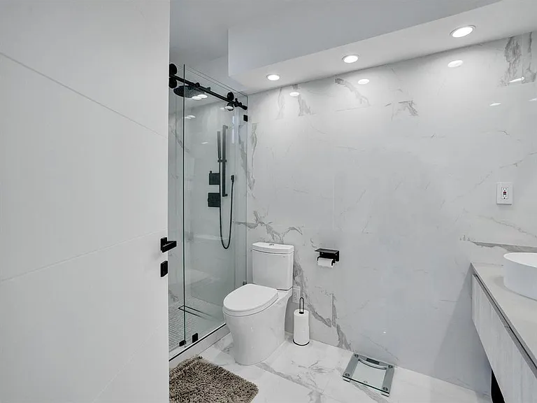 2500 Parkview Dr #1112 — Photo 33