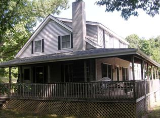 7 Carter Rd, Pleasant Valley, NY 12569