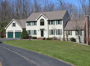 95 Birkdale Rd, Bedford, NH 03110