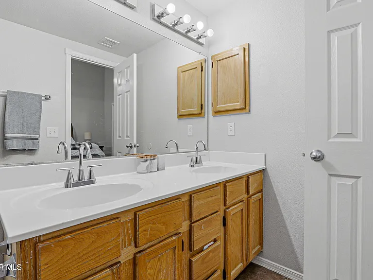 3828 Tierra Aurora Dr — Photo 35